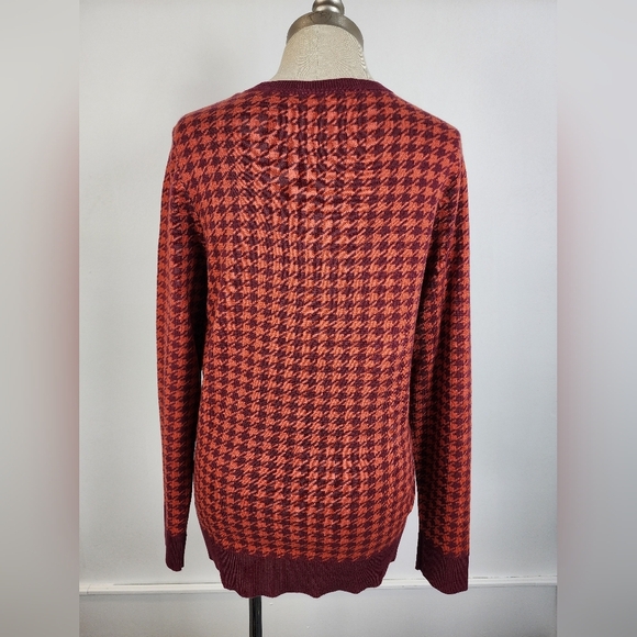 NWT Kim Rogers Women's Wine Houndstooth Crew Long Sleeve Pullover Sweater, sz MD - Picture 2 of 15